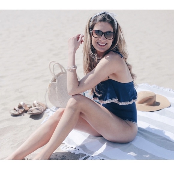 NWT Platinum Swimwear by PilyQ Crochet Flutter Strapless One Piece Swimsuit L - Picture 5 of 8